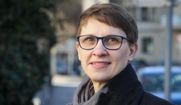 Dr Jana Javornik