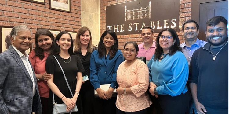 LUBS alum hosts Mumbai alumni event
