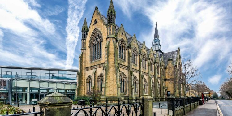Leeds Executive Leadership Level 7 Programme rated "Good" by Ofsted