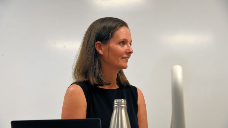 Watch Meraiah Foley's seminar: Free agents or digital slaves?