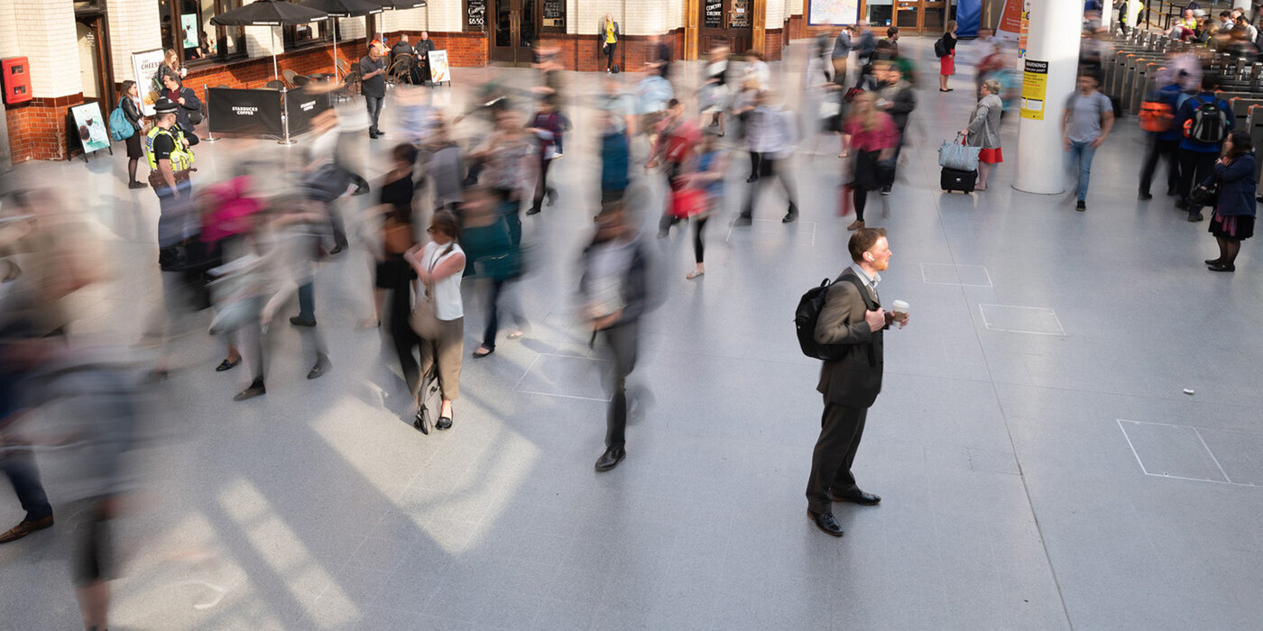 Crowd at a train station time lapse