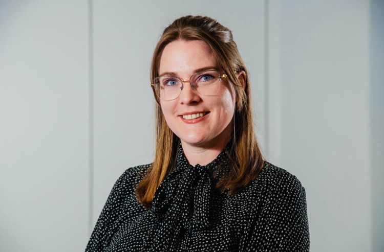 Dr Ester Bolt